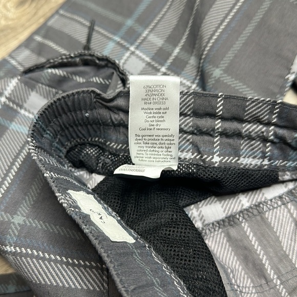 NEW PacSun Men’s Grey Plaided Nylon Cargo Pants Sz Small - Picture 13 of 13